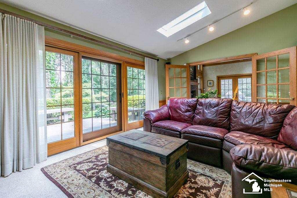 4000 Section Road Lambertville, MI 48144 - Photo 14 of 54 Family Room