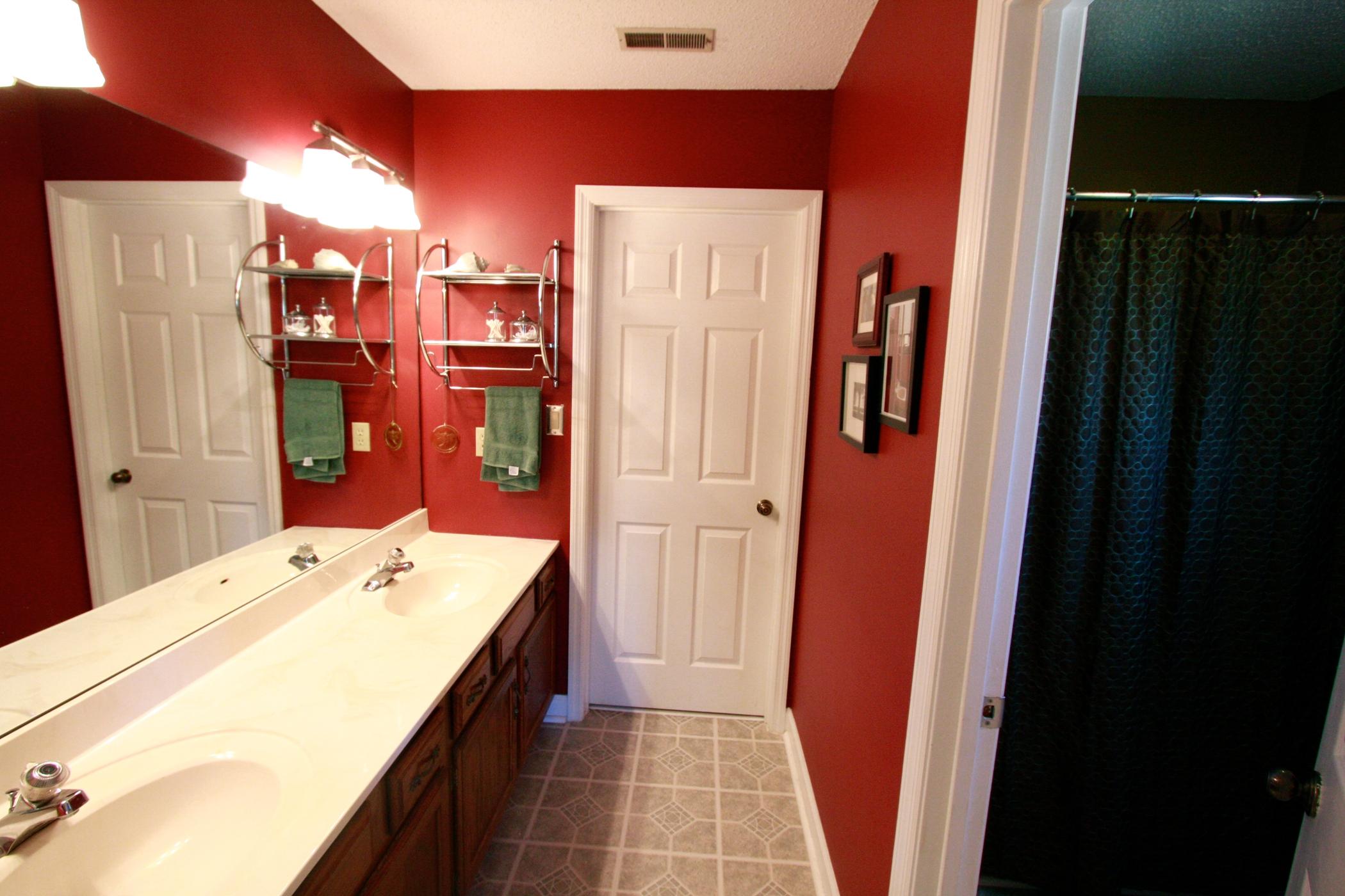 8927 Colchester Ridge Road Knoxville, TN 37922 - Photo 12 of 14 Master bath