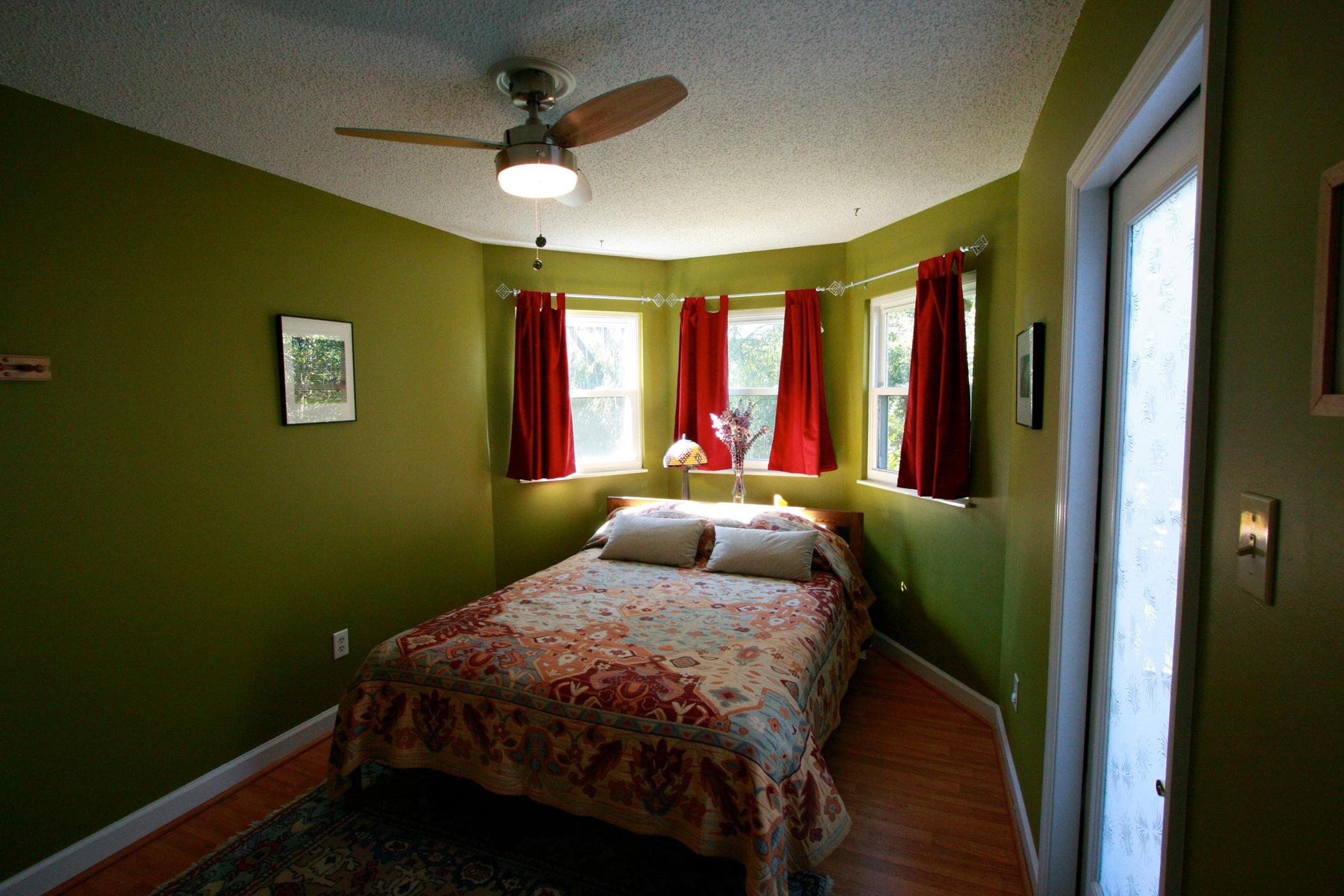 8927 Colchester Ridge Road Knoxville, TN 37922 - Photo 9 of 14 Downstairs bedroom