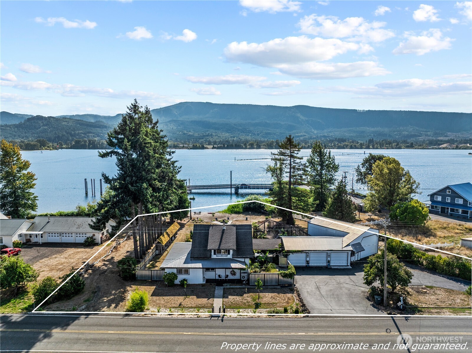 10 East Sunny Sands Road Cathlamet, WA 98612 - Photo 2 of 40