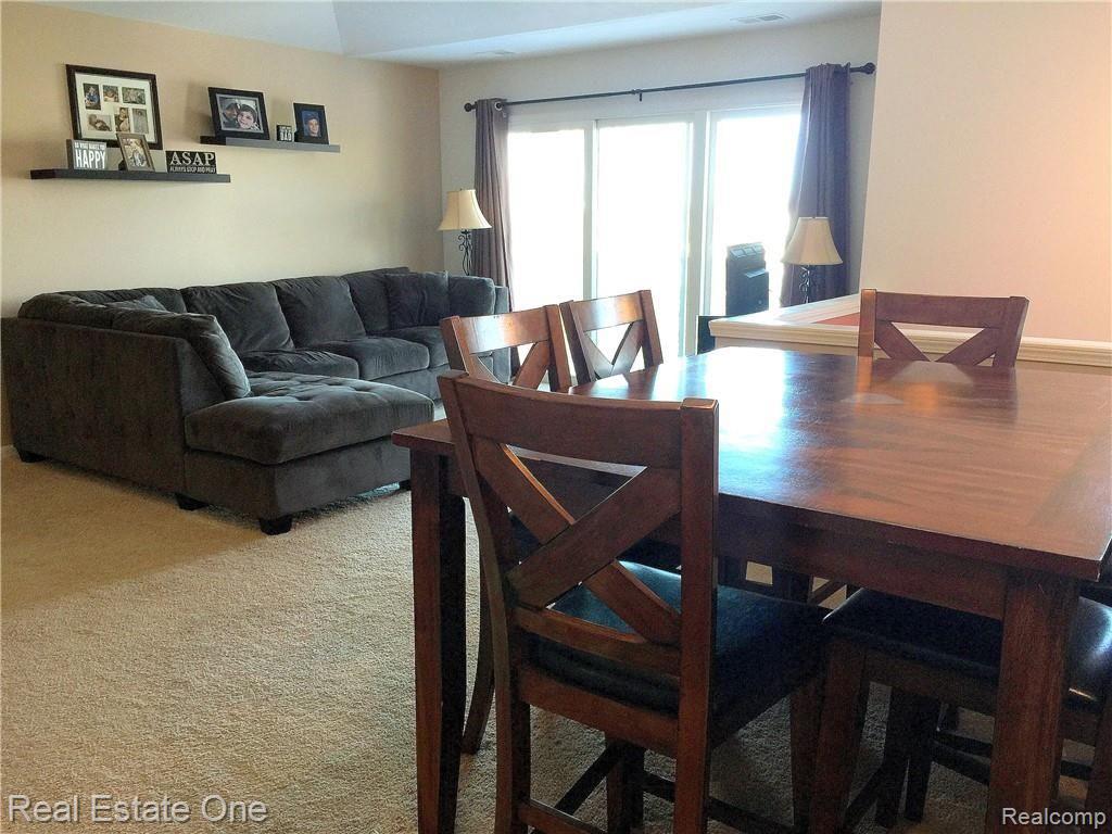 4061 Hampton Ridge Boulevard, Unit 24 Howell, MI 48843 - Photo 6 of 12 dining room.jpg