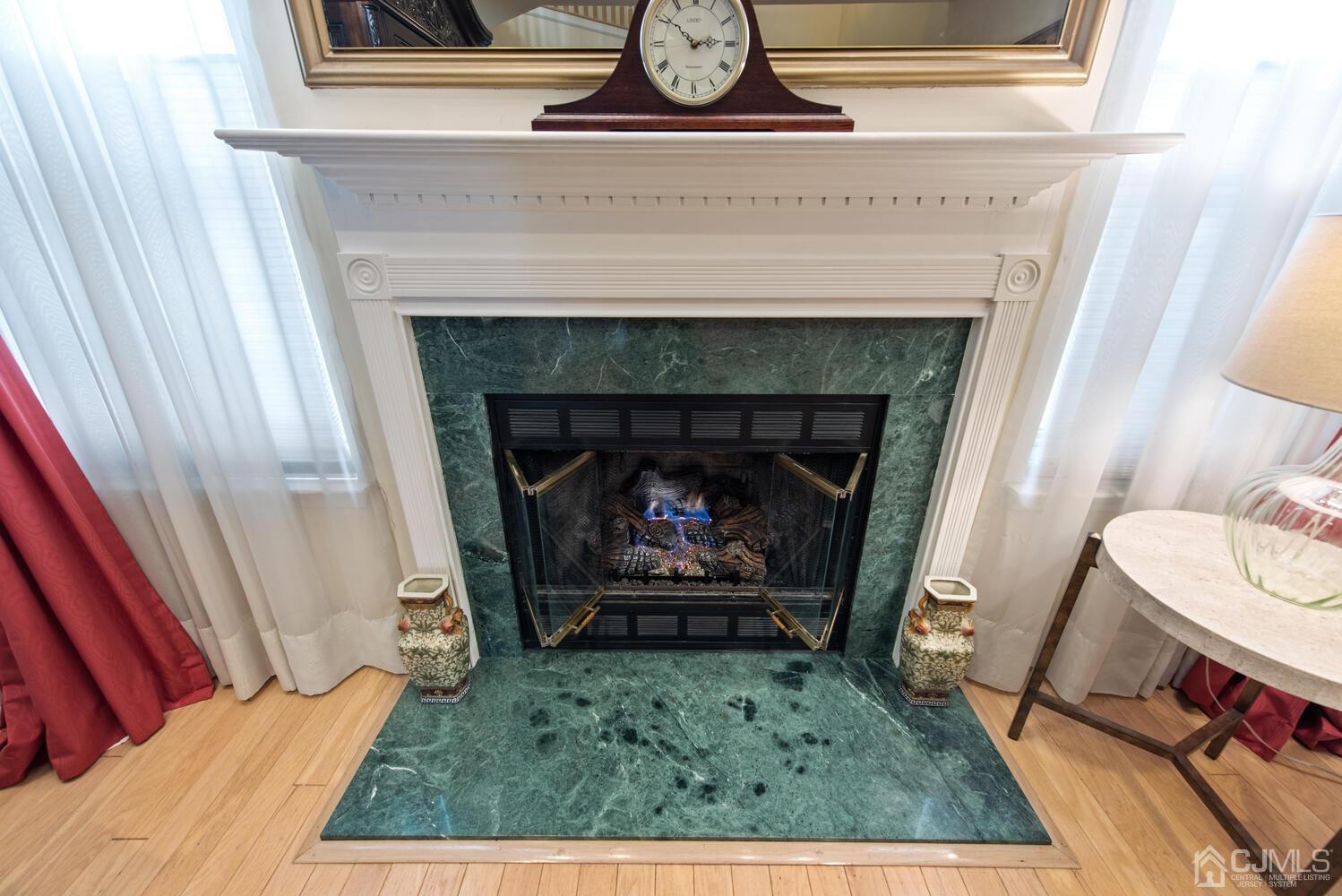 6 Oxford Road Holmdel, NJ 07733 - Photo 9 of 28 Gallery Image 9