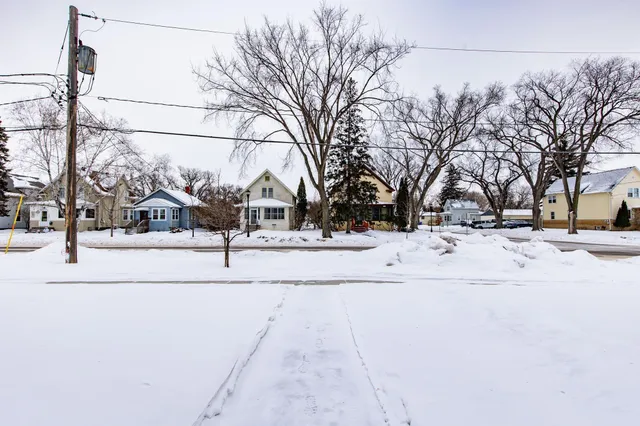 $92,500 | 702 Oak Street North, Unit A, Fargo, ND 58102