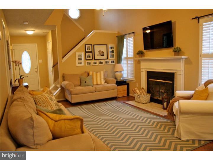 220 Stirrup Road Logan Township, NJ 08085 - Photo 3 of 16 Living Room