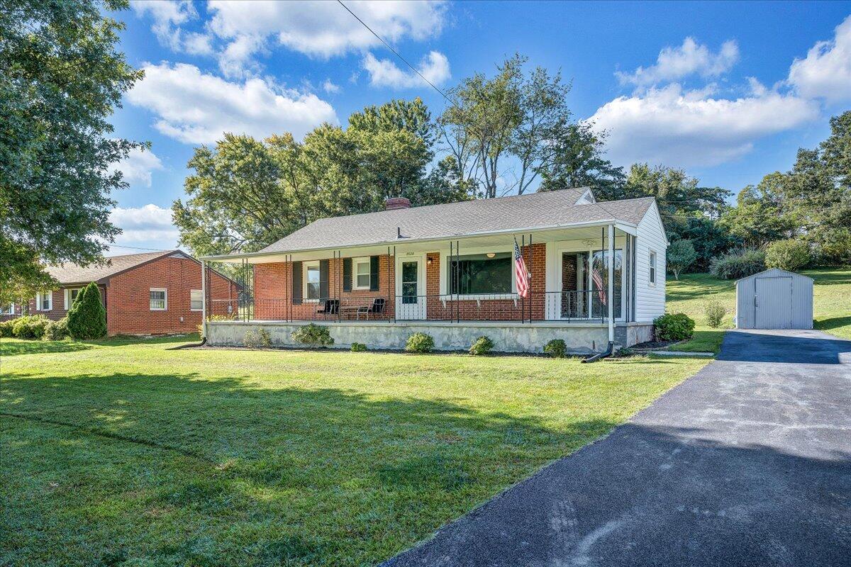 7520 Barrens Road, Roanoke, VA 24019 Compass