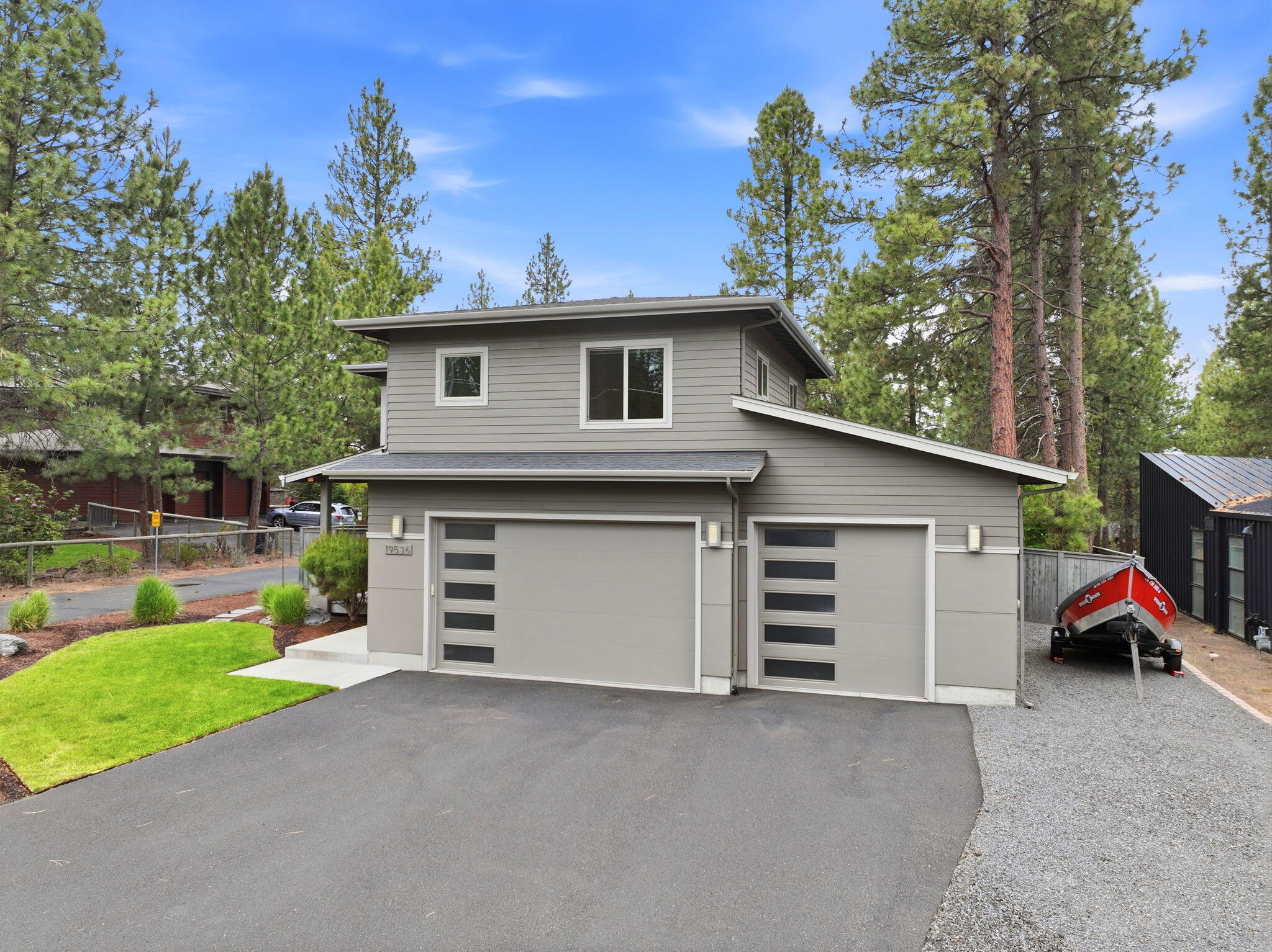 19536 East Campbell Road Bend, OR 97702 - Photo 2 of 58 2-web-or-mls-Riley_Visuals_003