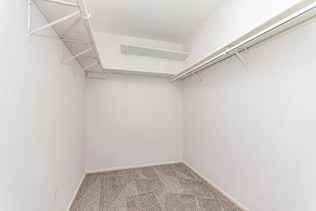 $194,900 | 740 St Andrews Lane, Unit 21, Crystal Lake, IL 60014