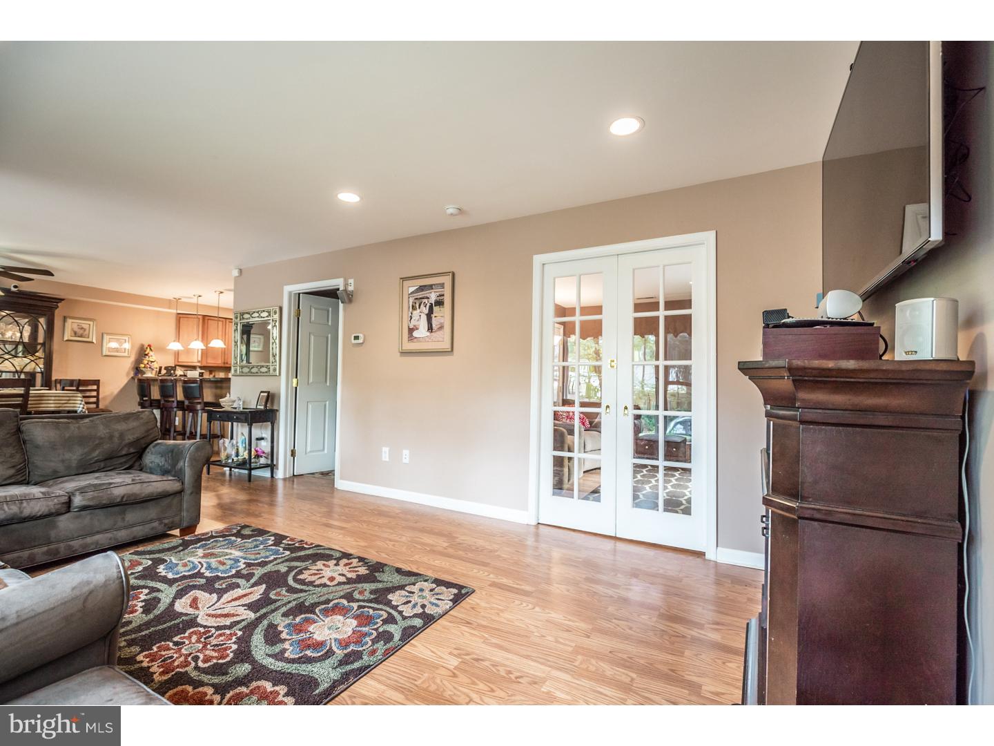 315 Maple Road Mount Laurel, NJ 08054 - Photo 12 of 25 Living Room
