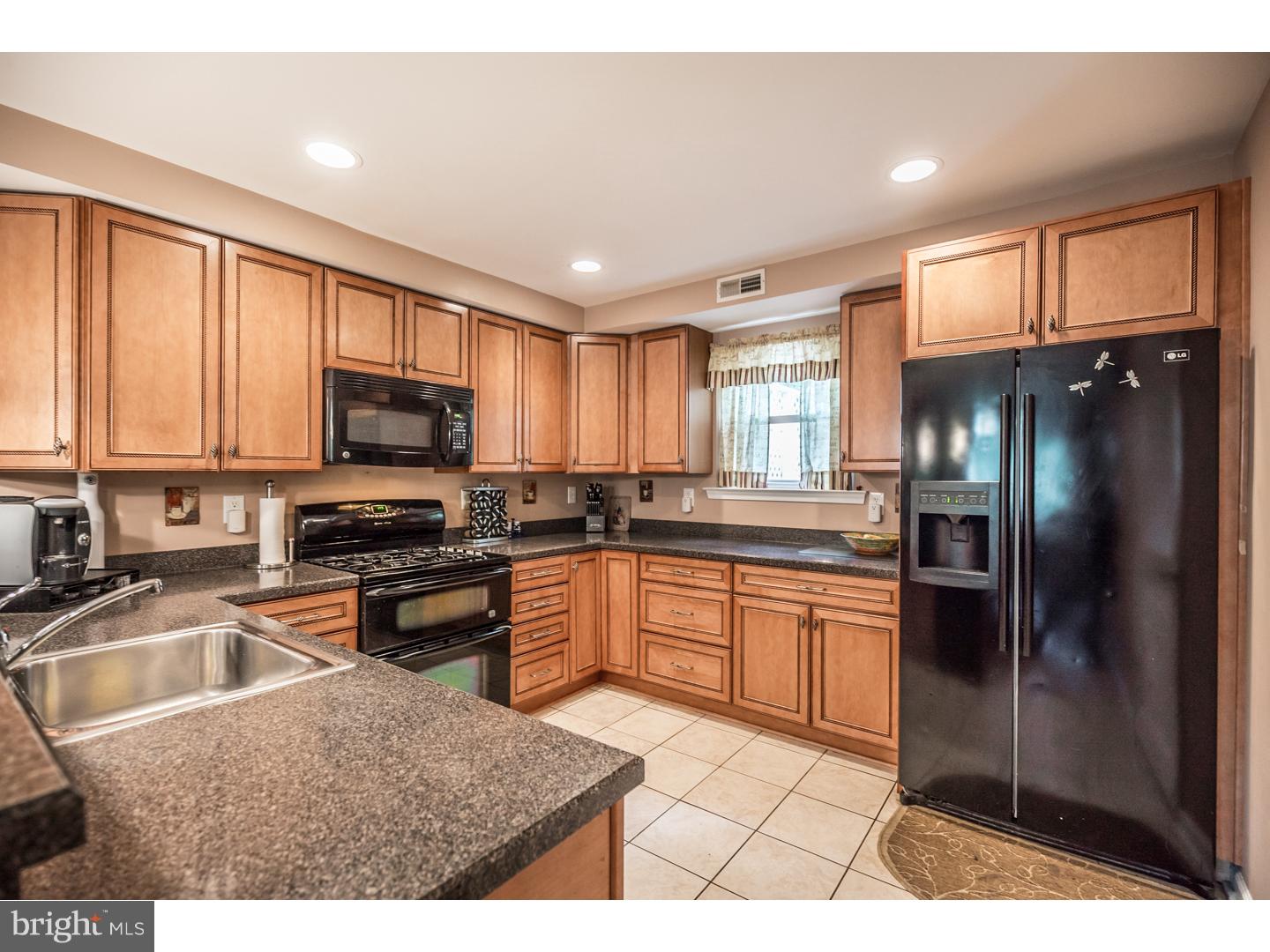 315 Maple Road Mount Laurel, NJ 08054 - Photo 10 of 25 Kitchen