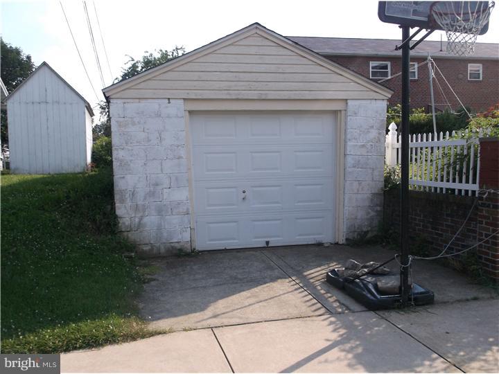 7353 Dungan Road Philadelphia, PA 19111 - Photo 25 of 25 Garage
