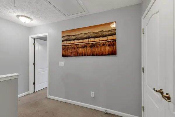 a picture of a wall