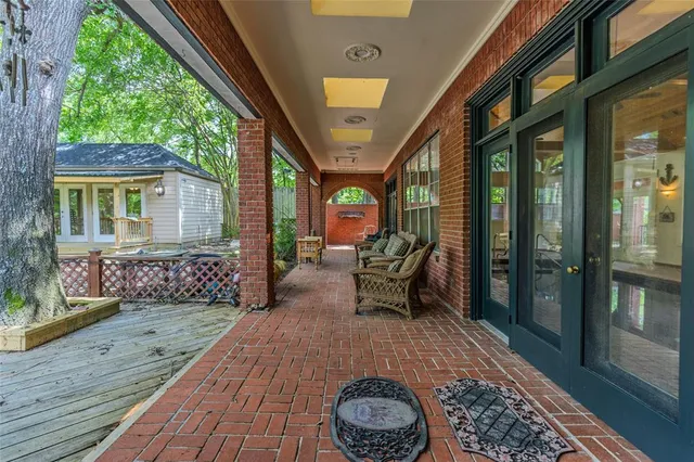 $1,400,000 | 1 Creekside Drive, Greenville, TX 75402