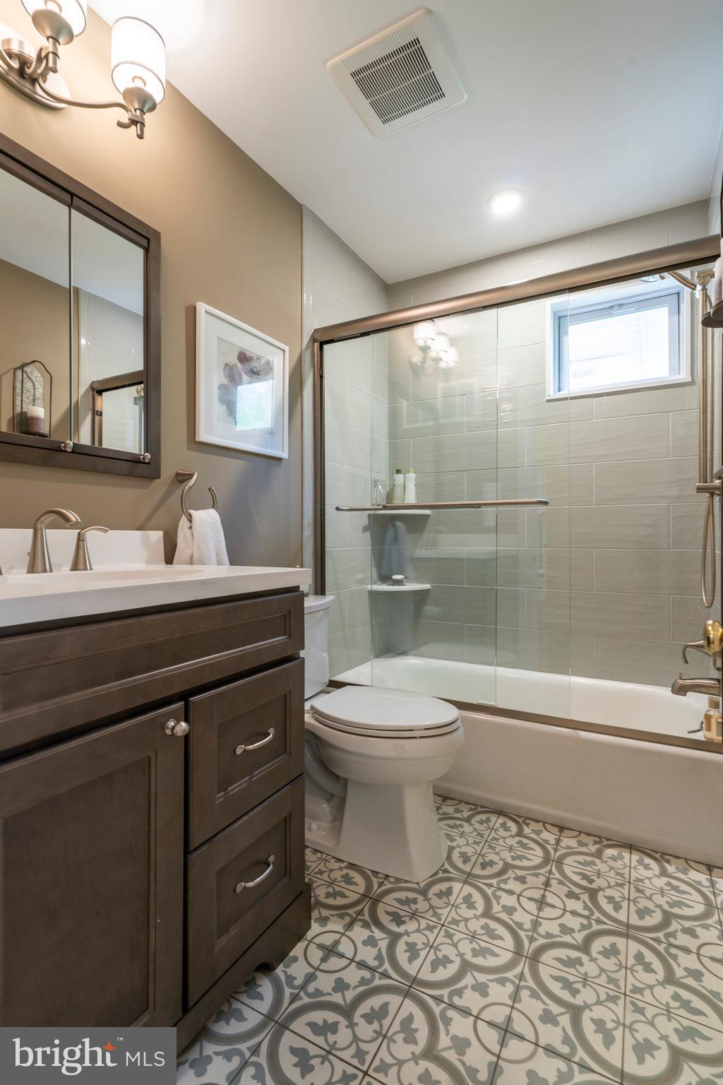 65 Crestline Road Wayne, PA 19087 - Photo 34 of 52 Renovated full bath 1st floor