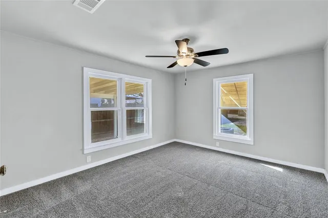 $1,750 | 907 Southwest Main Street, Ennis, TX 75119