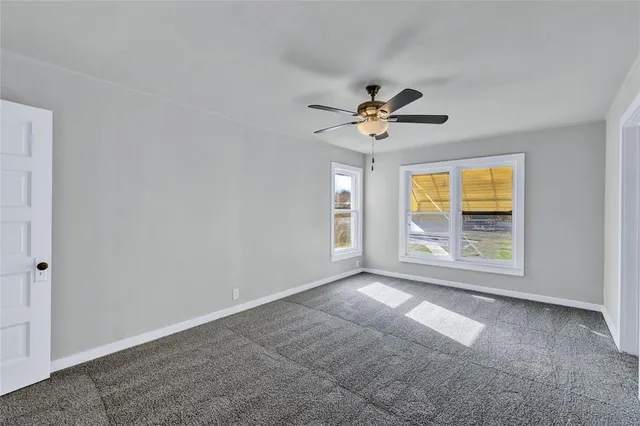 $1,750 | 907 Southwest Main Street, Ennis, TX 75119