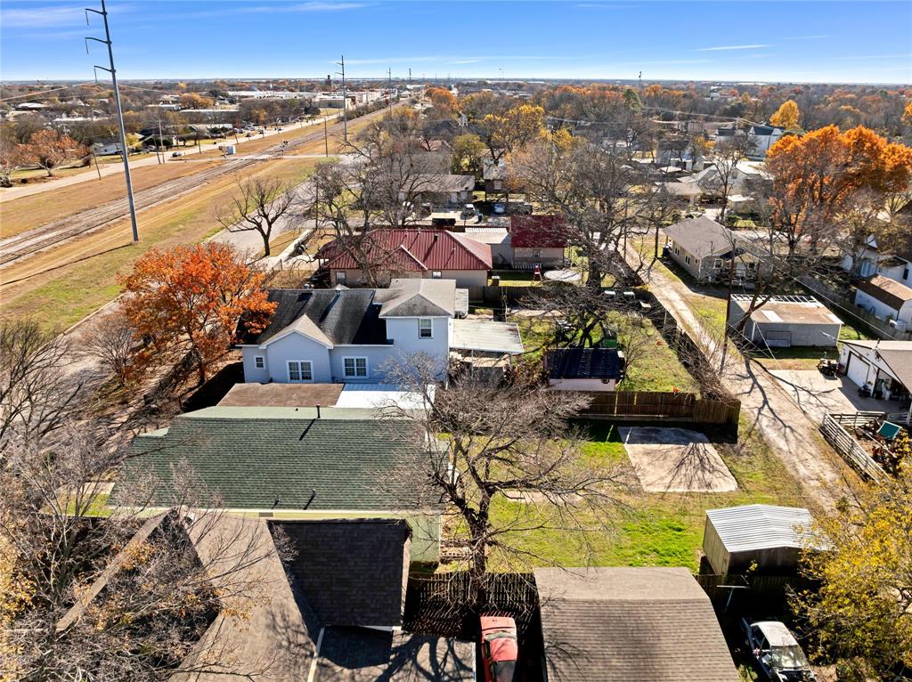 907 Southwest Main Street Ennis, TX 75119 - Photo 23 of 28 a view of a city
