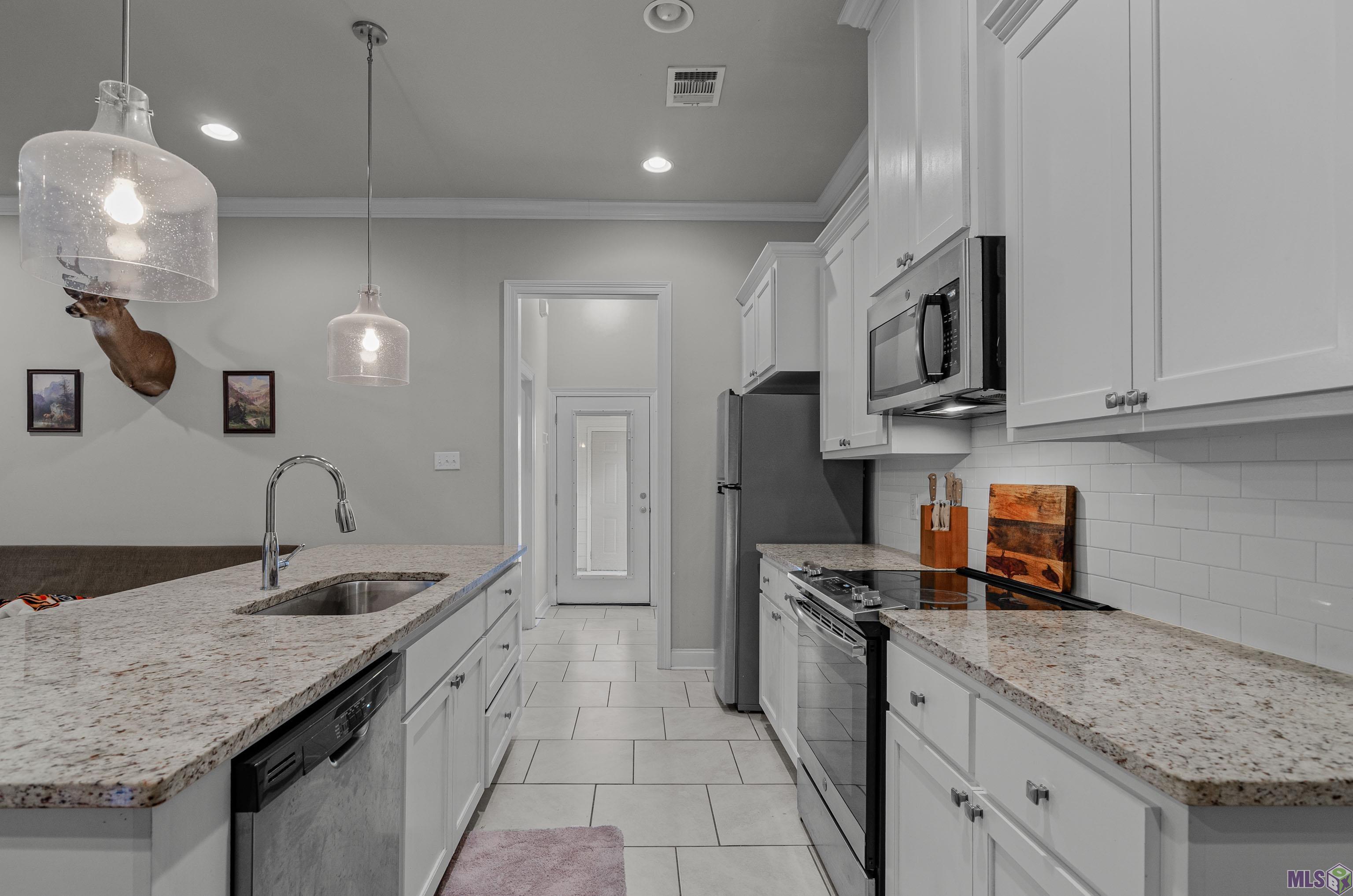 1425 Partierre Lane Baton Rouge, LA 70820 - Photo 4 of 21