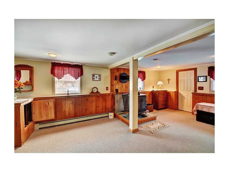 14 Paupock Run Westerly, RI 02891 - Photo 12 of 25 Den/Family/Great Room.