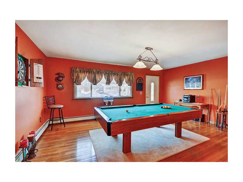 14 Paupock Run Westerly, RI 02891 - Photo 13 of 25 Den/Family/Great Room.