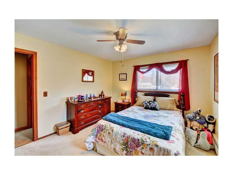 14 Paupock Run Westerly, RI 02891 - Photo 17 of 25 Bedroom.