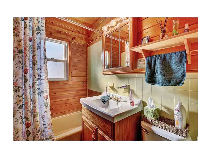14 Paupock Run Westerly, RI 02891 - Photo 19 of 25 Bathroom.