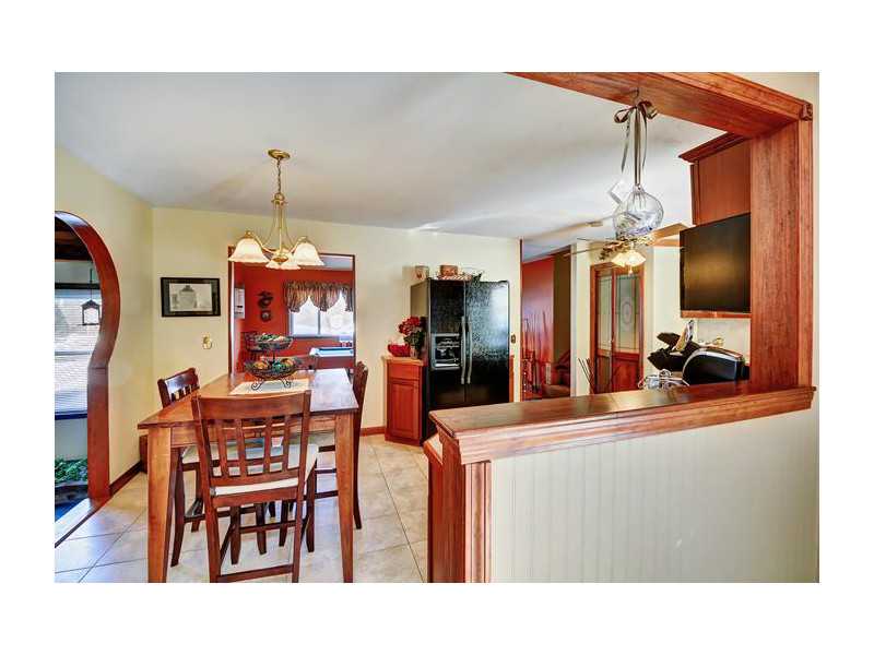 14 Paupock Run Westerly, RI 02891 - Photo 7 of 25 Dining Room.