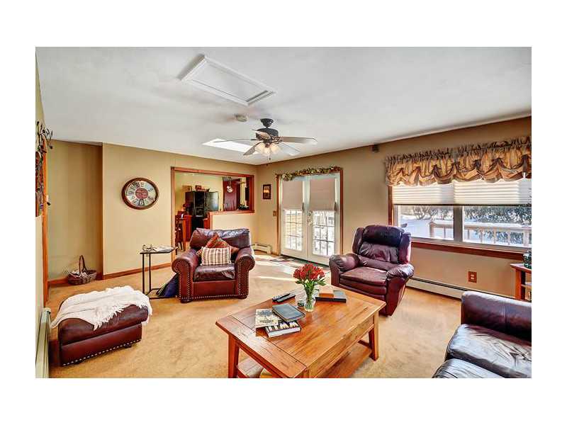 14 Paupock Run Westerly, RI 02891 - Photo 8 of 25 Living Room.