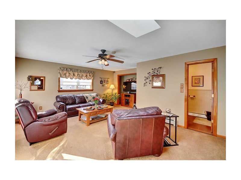 14 Paupock Run Westerly, RI 02891 - Photo 9 of 25 Living Room.
