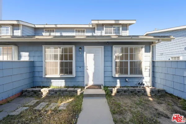 $295,000 | 5033 West Avenue L-11, Unit 4, Lancaster, CA 93536