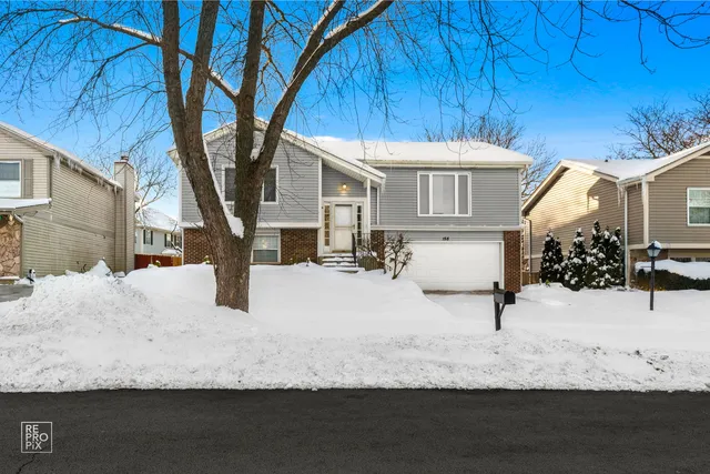 $429,900 | 158 Hastings Mill Road, Streamwood, IL 60107