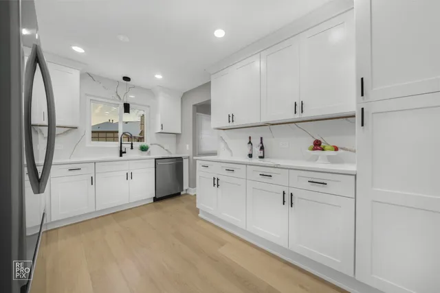 $429,900 | 158 Hastings Mill Road, Streamwood, IL 60107