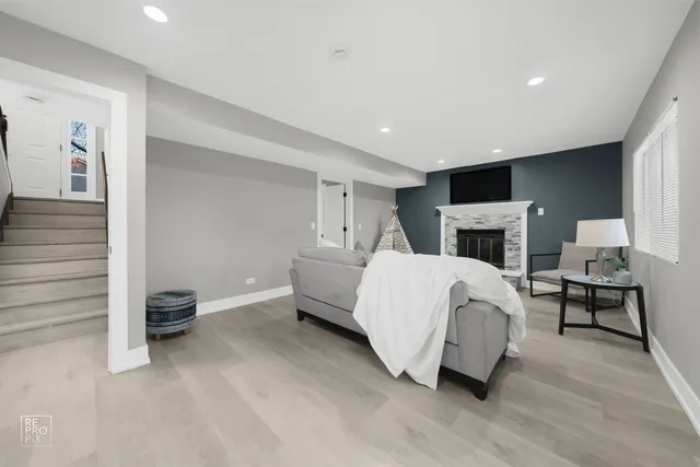 $429,900 | 158 Hastings Mill Road, Streamwood, IL 60107