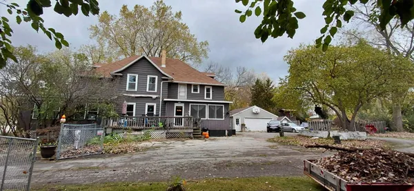 $575,000 | 1025 Oneida Street, Menasha, WI 54952