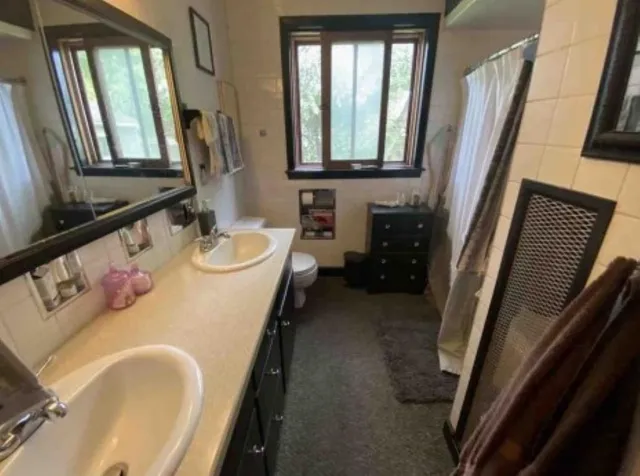 $575,000 | 1025 Oneida Street, Menasha, WI 54952