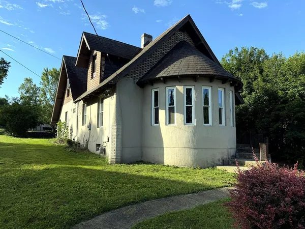 $215,000 | 807 Robinson Street, East Brady, PA 16028