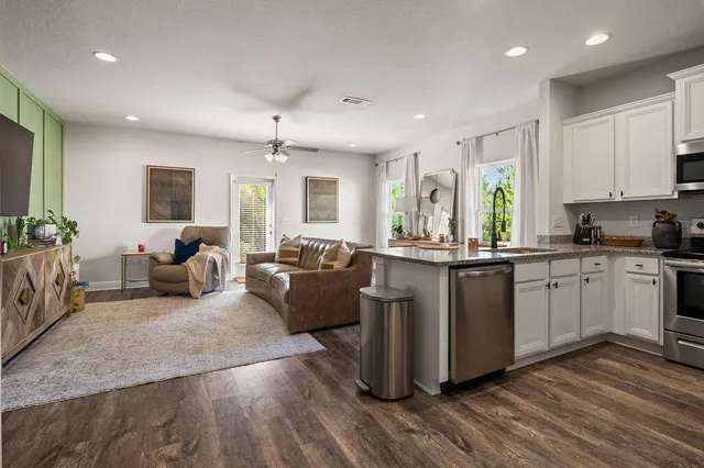 $269,000 | 146 Crossing Lane, Unit F, Santa Rosa Beach, FL 32459