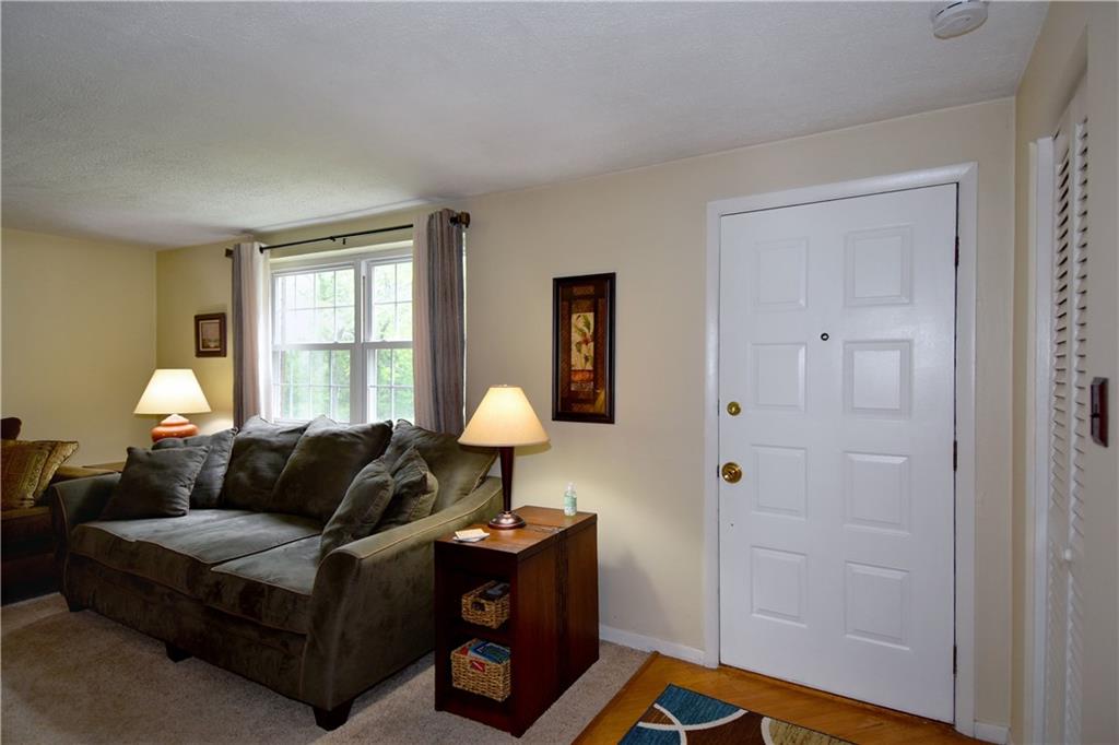 104 Raleigh Court Pittsburgh, PA 15237 - Photo 2 of 20 Gallery Image 2