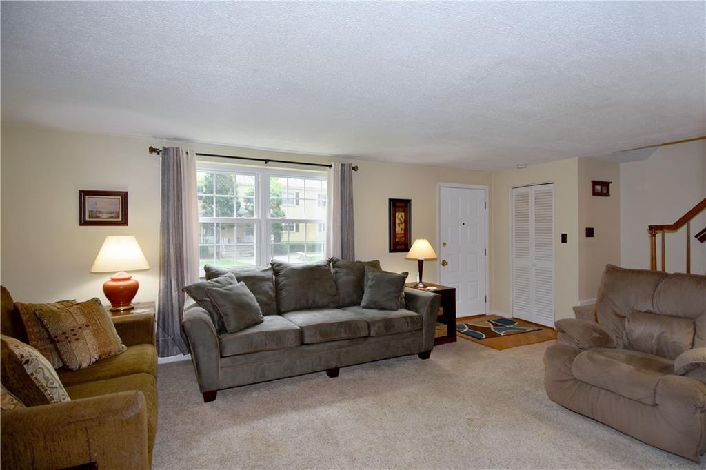 104 Raleigh Court Pittsburgh, PA 15237 - Photo 3 of 20 Gallery Image 3
