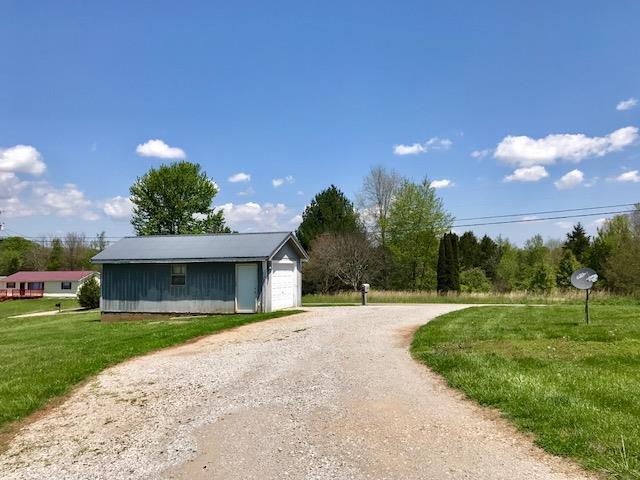 2207 Doran Road Sparta, TN 38583 - Photo 14 of 14 Outbuilding and Circle Drive