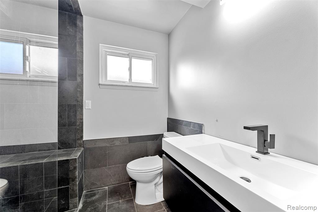 25928 Reeck Road Trenton, MI 48183 - Photo 14 of 28