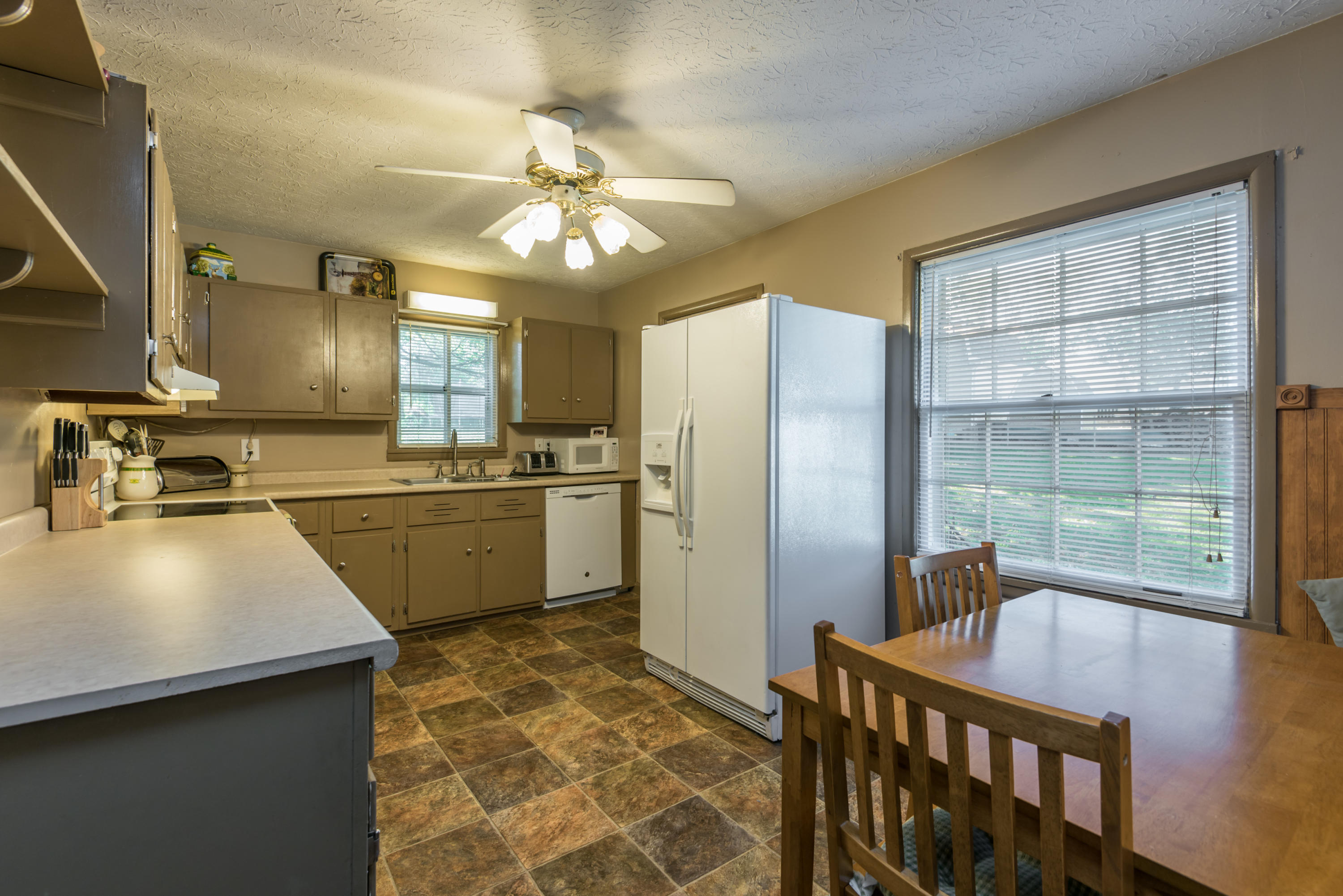 5301 Bluefield Road Knoxville, TN 37921 - Photo 12 of 28 5301BluefieldRd-7