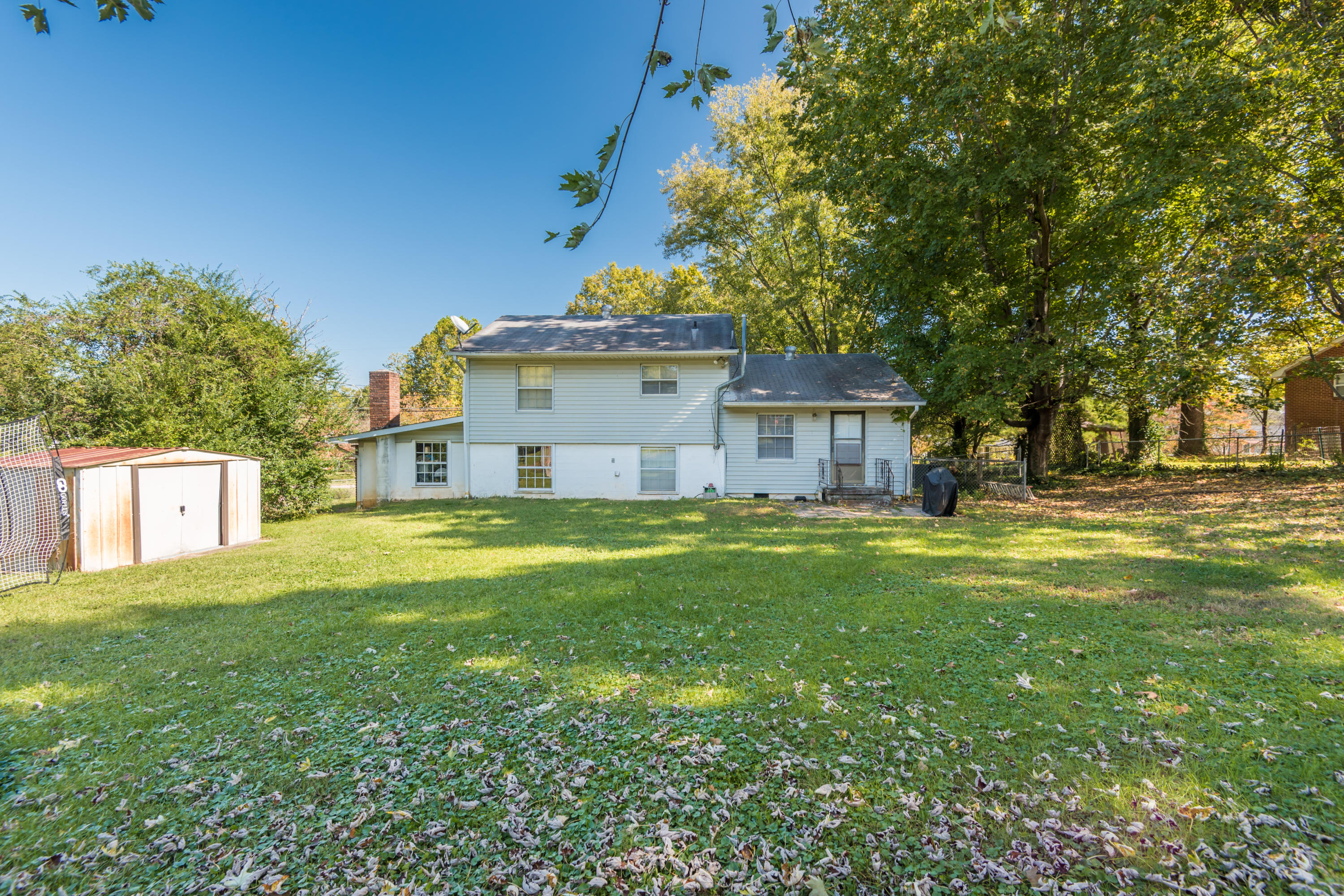 5301 Bluefield Road Knoxville, TN 37921 - Photo 25 of 28 5301BluefieldRd-22