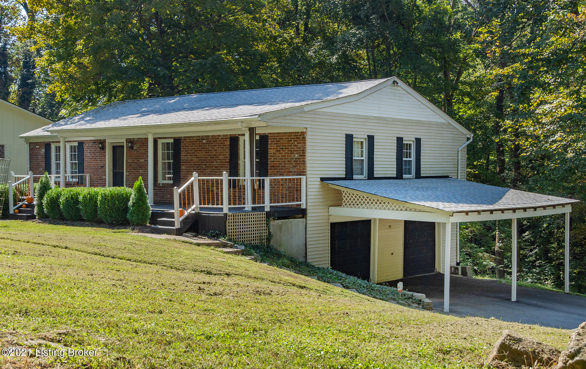 13201 Creekview Road Prospect, KY 40059 - Photo 3 of 61 13201-Creekview-Rd-20211004_003