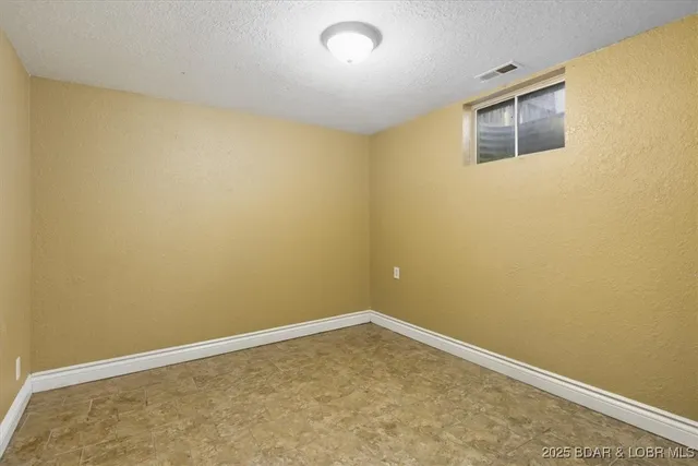 $399,000 | 749 Hwy D, Kaiser, MO 65047