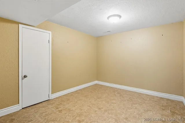 $399,000 | 749 Hwy D, Kaiser, MO 65047