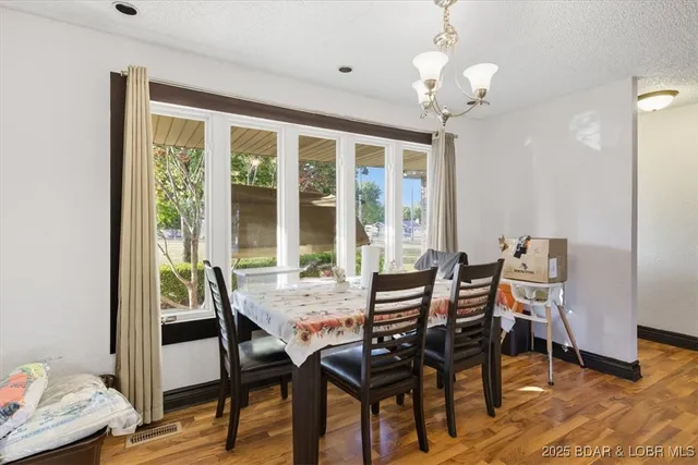 $399,000 | 749 Hwy D, Kaiser, MO 65047