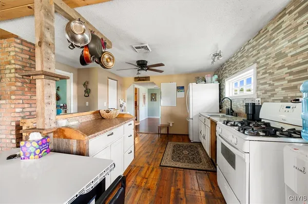 $205,000 | 5927-46 46th, Durhamville, NY 13054