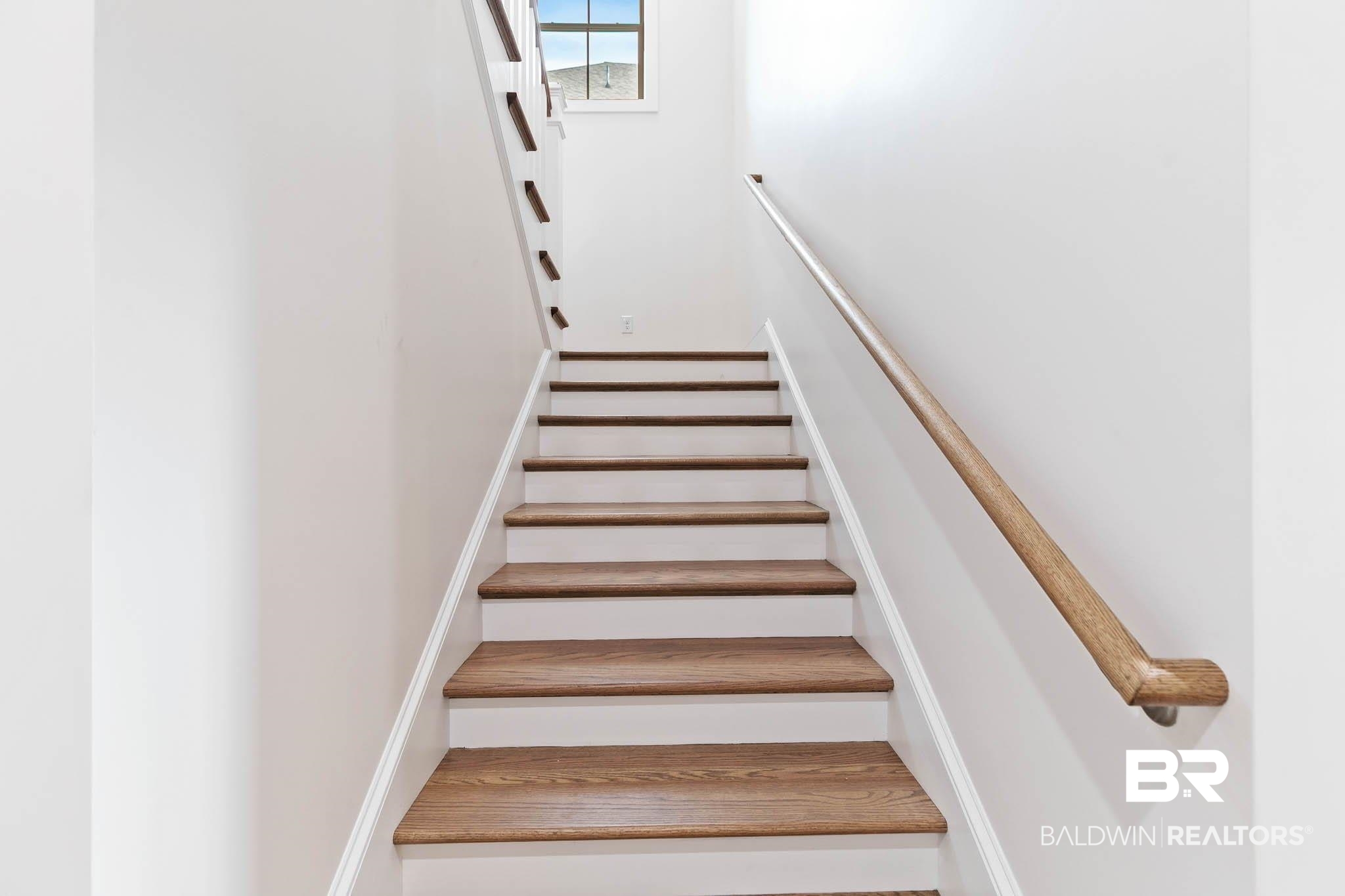 6656 Garrison Drive Daphne, AL 36527 - Photo 34 of 57 View of stairway