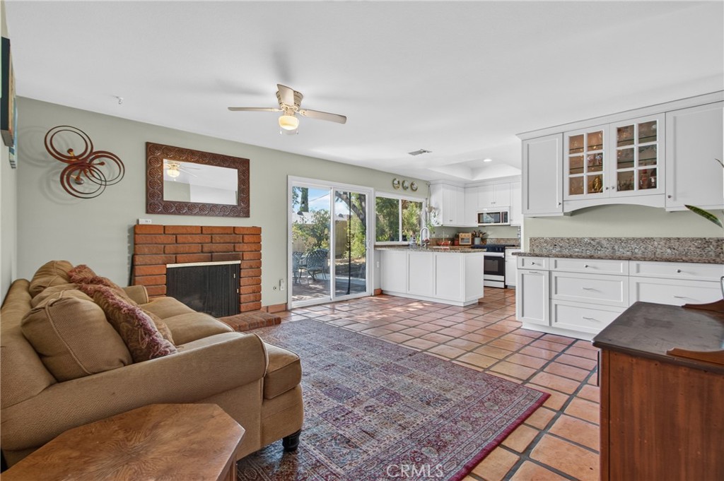 3395 Santa Cruz Drive Riverside, CA 92507 - Photo 12 of 35