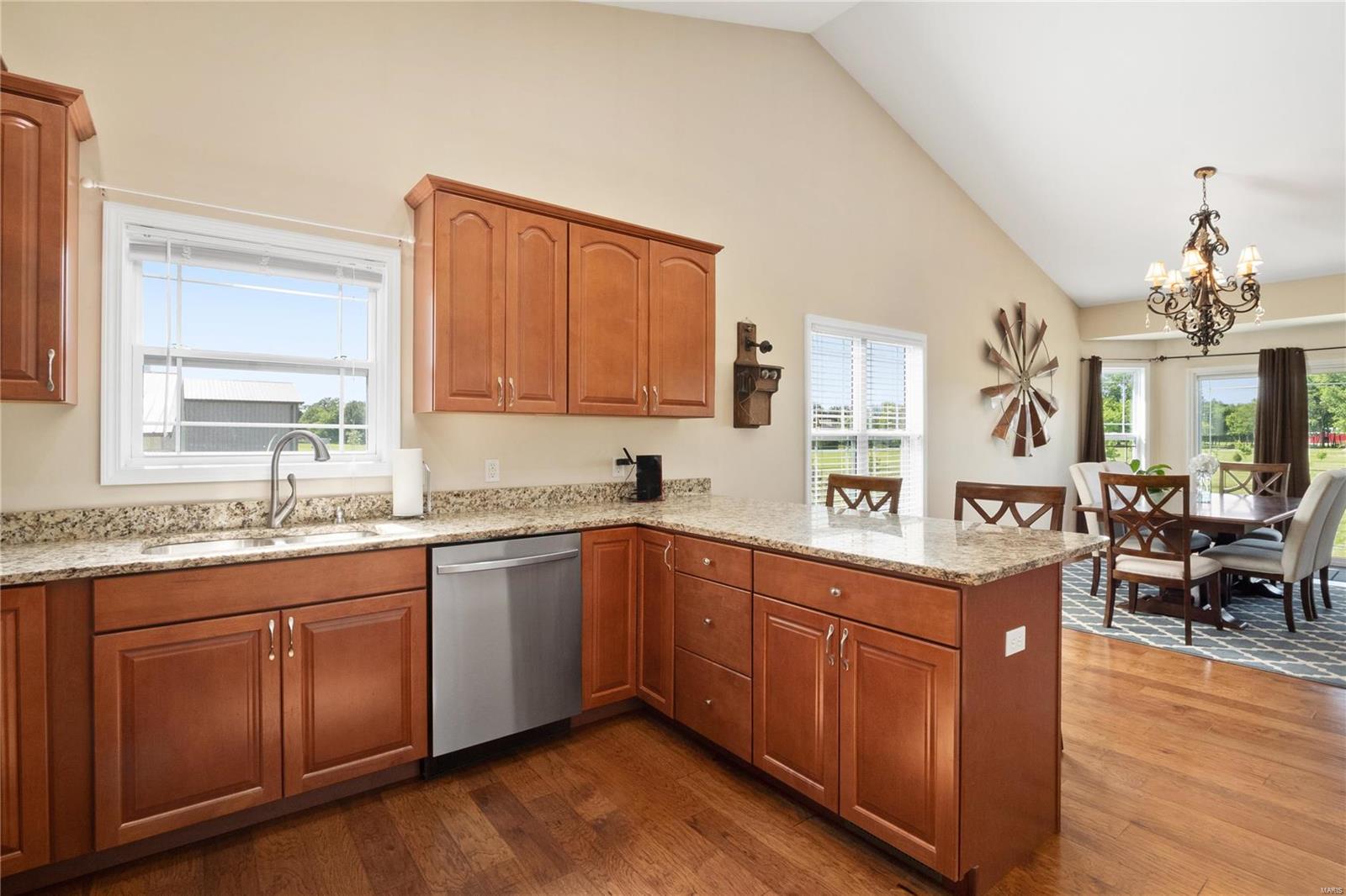 17660 Vfw Road Staunton, IL 62088 - Photo 14 of 44